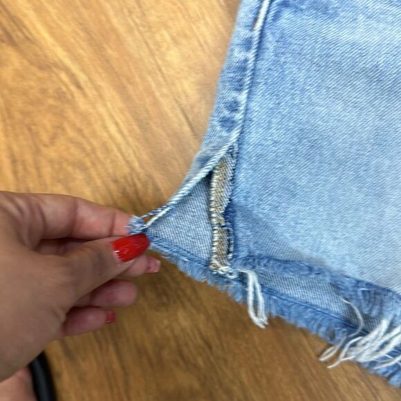 Lucky Brand Women Blue Denim “So Lucky" Distressed Cutoff Jean Shorts Size 2/26 - Picture 2 of 12